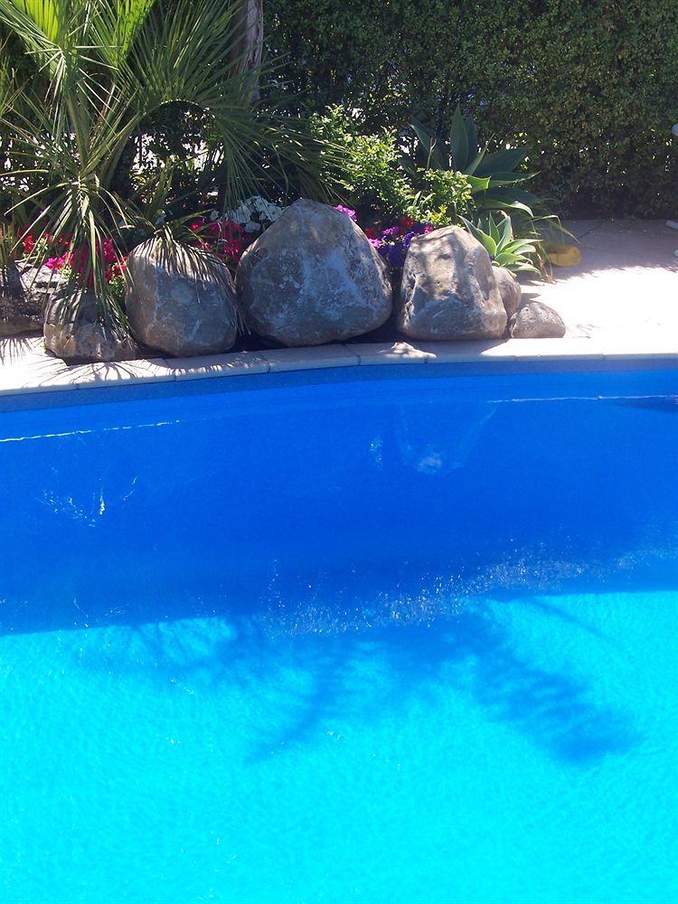 Snells Beach Motel Esterno foto